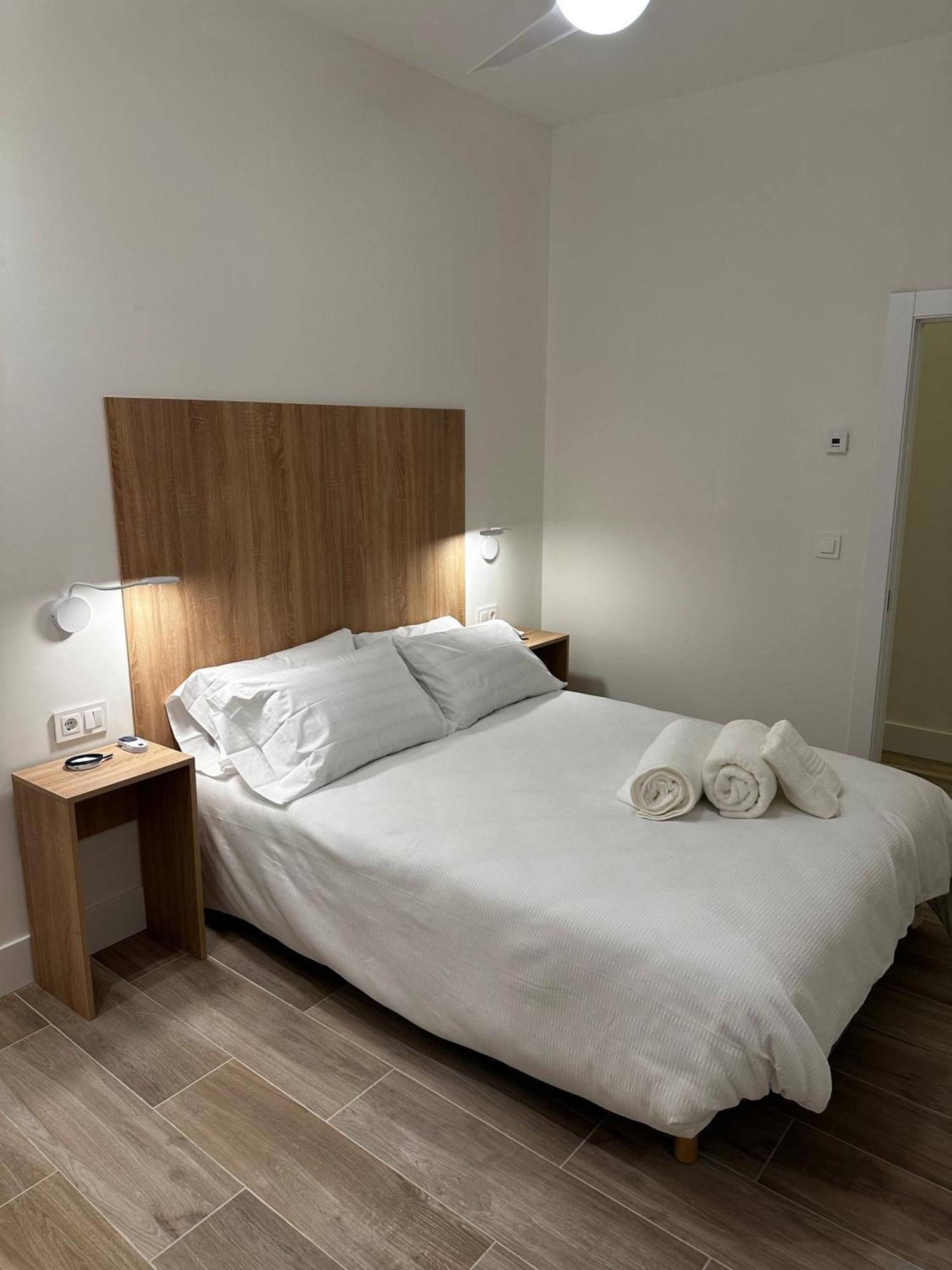 Apartamentos Moncloa Madrid Exteriör bild