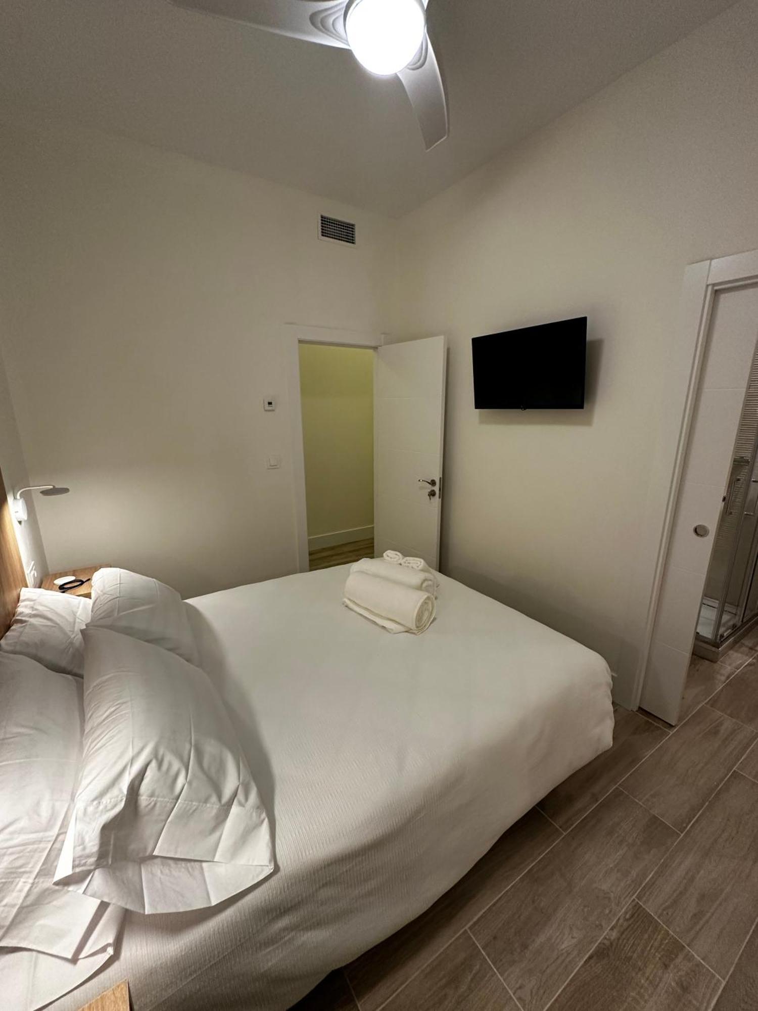 Apartamentos Moncloa Madrid Exteriör bild