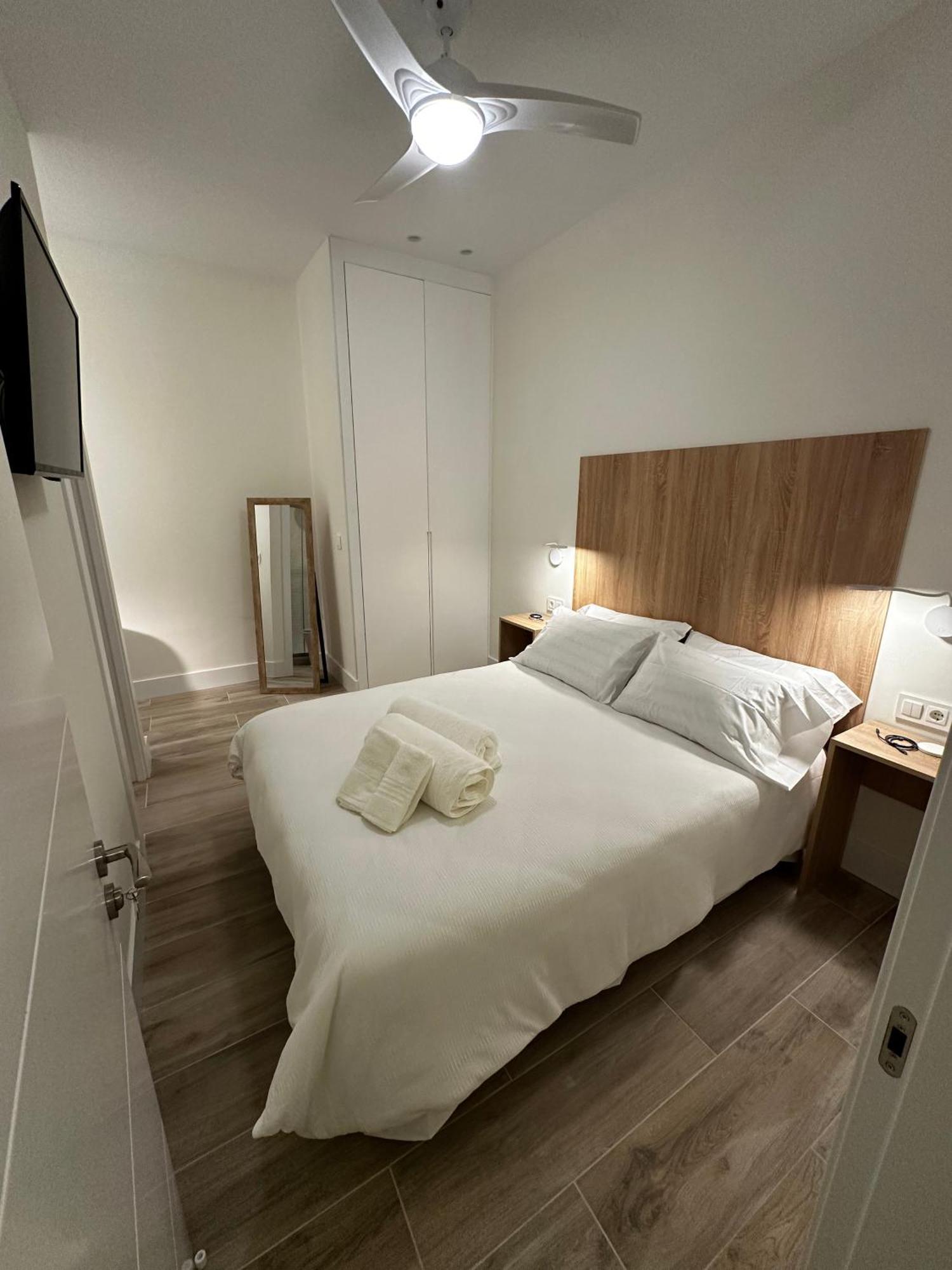 Apartamentos Moncloa Madrid Exteriör bild